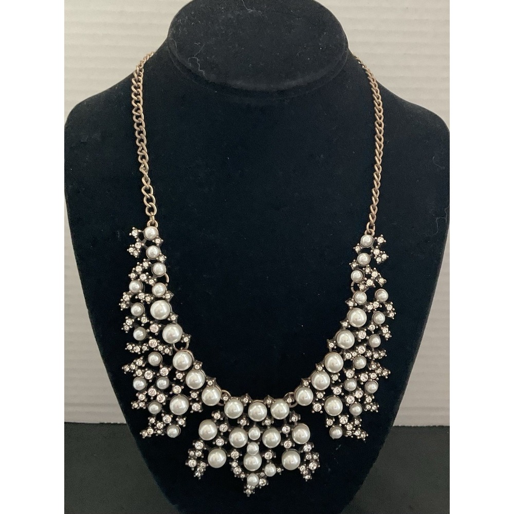 LOFT brand statement bib necklace Faux Pearl & Clear Rhinestone Estate Jewelry - Picture 3 of 6